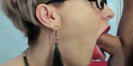 OnlyFans-model Throatpie