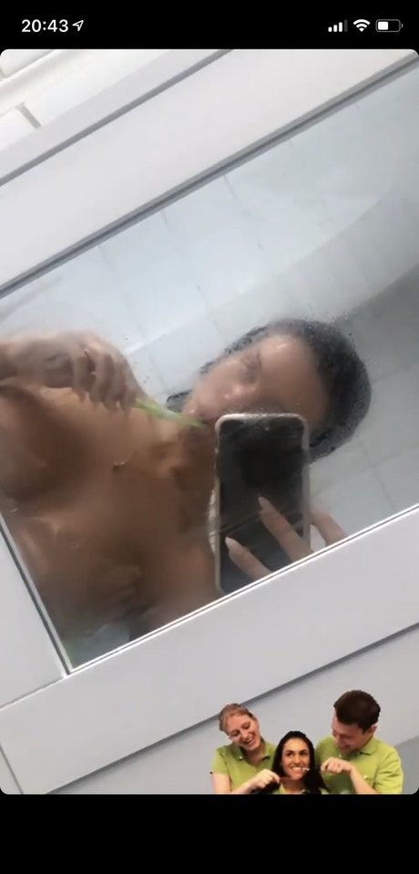 Alasti lekkinud OnlyFans-i pilt Bobbirani