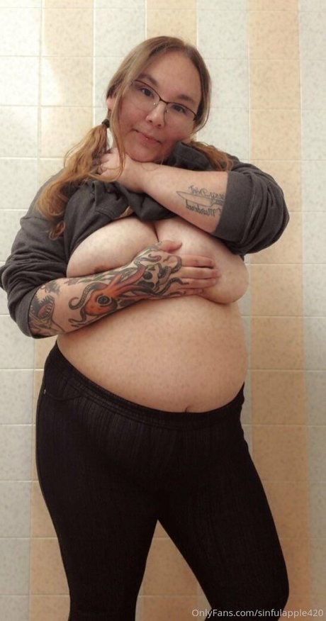 Nahá fotka uniklých OnlyFans od Sinnfulapple420