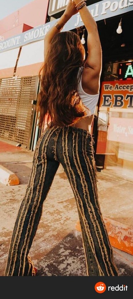 Naken lekkede OnlyFans-bilde av Ava Allan