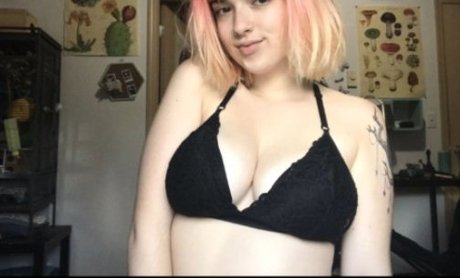 Naakte gelekte OnlyFans-foto van Xoearabella