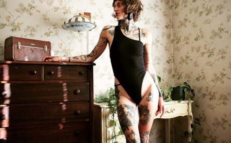 Deadnettle OnlyFansリークヌード写真