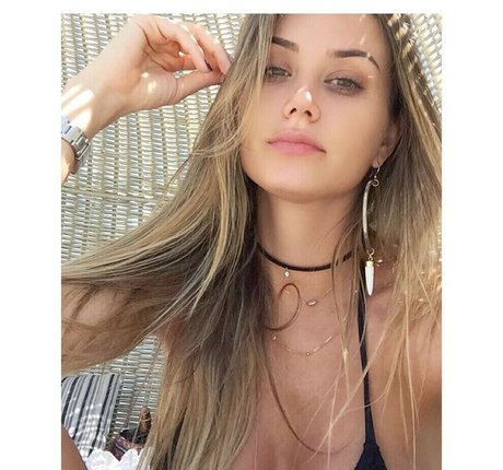 Nahá fotka uniklých OnlyFans od Talita Correa