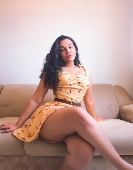 Alasti lekkinud OnlyFans-i pilt Kayaru