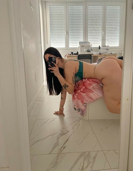 Naken lekkede OnlyFans-bilde av Anagalonsog