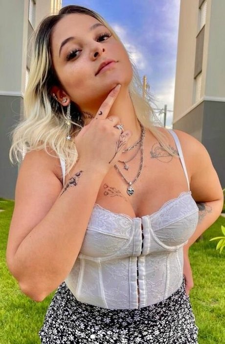 Naken läckt OnlyFans-bild av Isabela Roza