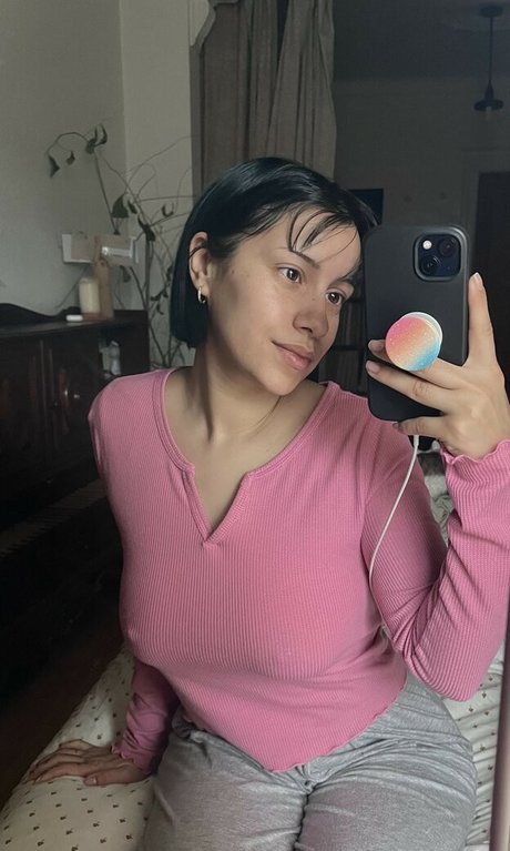 Обнаженная фотография утечки OnlyFans от Vymysela