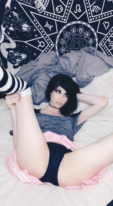 Naakte gelekte OnlyFans-foto van Urfavemo666