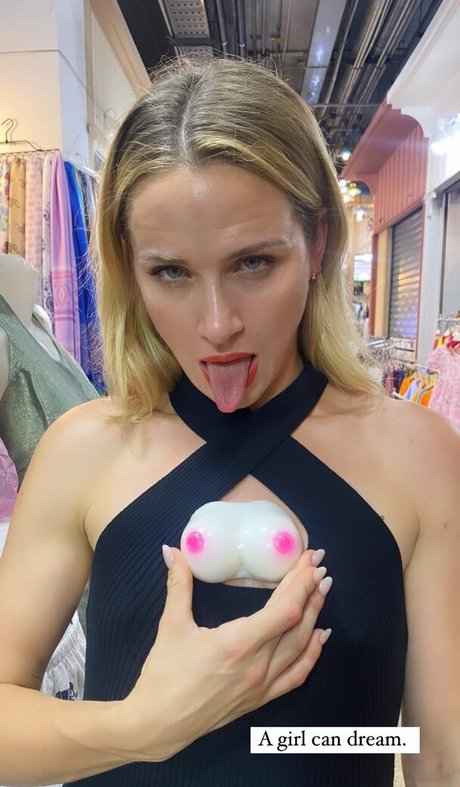 Naakte gelekte OnlyFans-foto van Shantel Vansanten