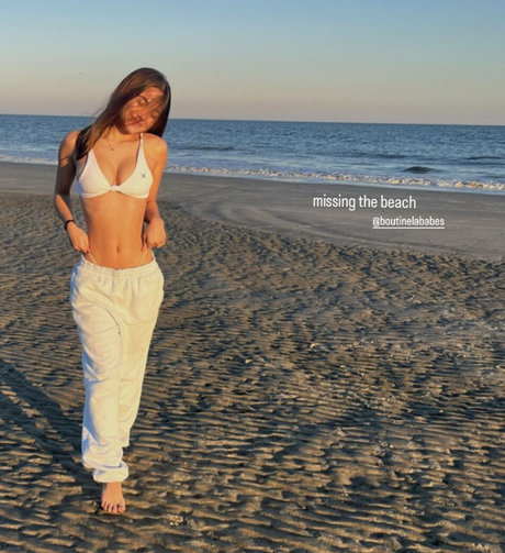 Alasti lekkinud OnlyFans-i pilt Nina Gessler