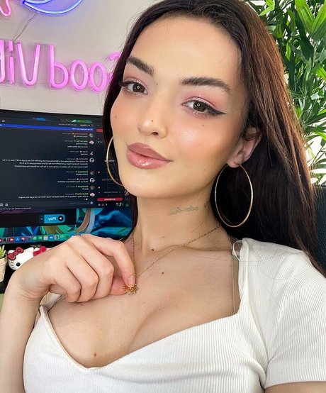 Aly Hale OnlyFansリークヌード写真