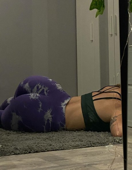 Naakte gelekte OnlyFans-foto van Malymvaa