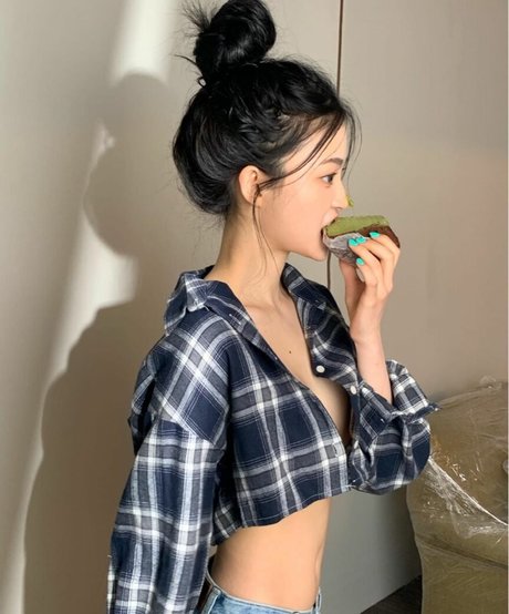 Обнаженная фотография утечки OnlyFans от Somsomo0o