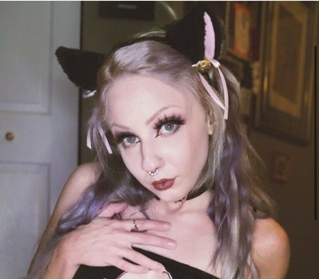 Nacktes geleaktes OnlyFans-Foto von Melyndamoon