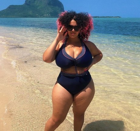 Nacktes geleaktes OnlyFans-Foto von Hunnymims