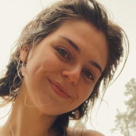 Naken lekkede OnlyFans-bilde av Ikarli