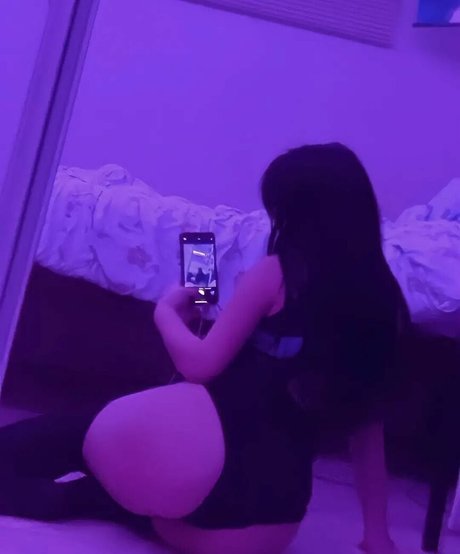 Naken läckt OnlyFans-bild av Nurwrzz