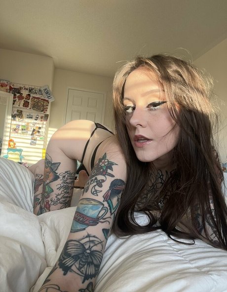 Alasti lekkinud OnlyFans-i pilt Skyebluex