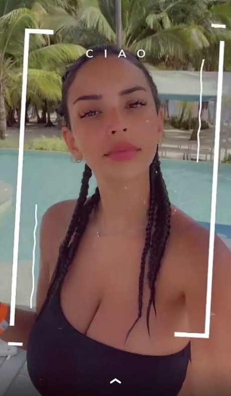 Alasti lekkinud OnlyFans-i pilt Chirine Sabaiti