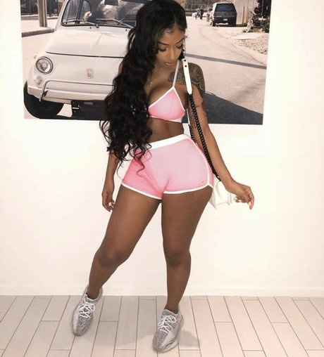 Foto di nudo di fuga di OnlyFans di Realamarie