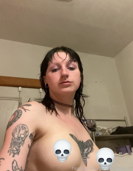 Naken lekkede OnlyFans-bilde av Gothbimboxxx