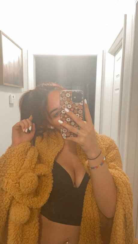 Foto di nudo di fuga di OnlyFans di Rissaxtine