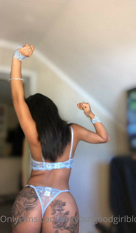 Обнаженная фотография утечки OnlyFans от Sexybutgoodgirl