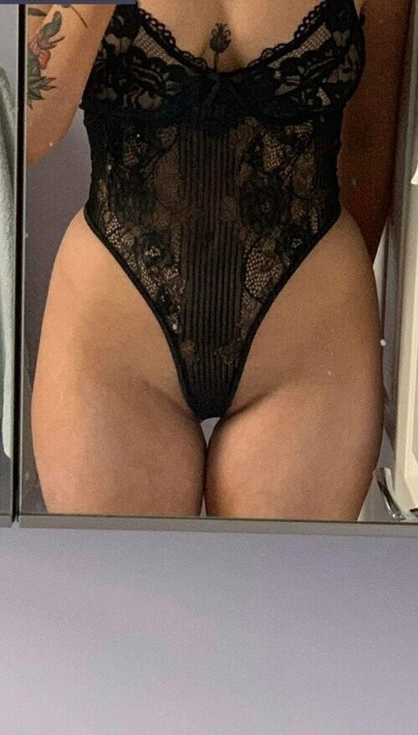 Naken läckt OnlyFans-bild av Mary Kellas