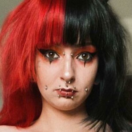 Naken lekkede OnlyFans-bilde av Luna Taylor