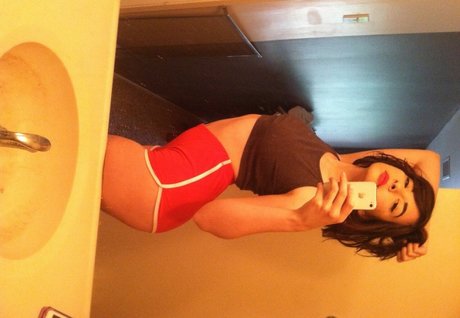 Naken lekkede OnlyFans-bilde av Marsupialmami