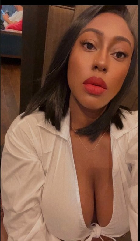 Naken lekkede OnlyFans-bilde av Milagrogramz