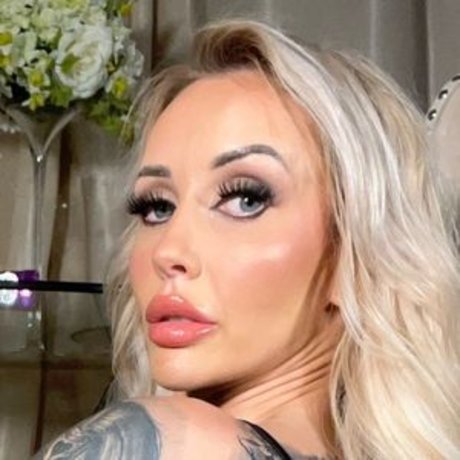 Foto di nudo di fuga di OnlyFans di Donna Matheson