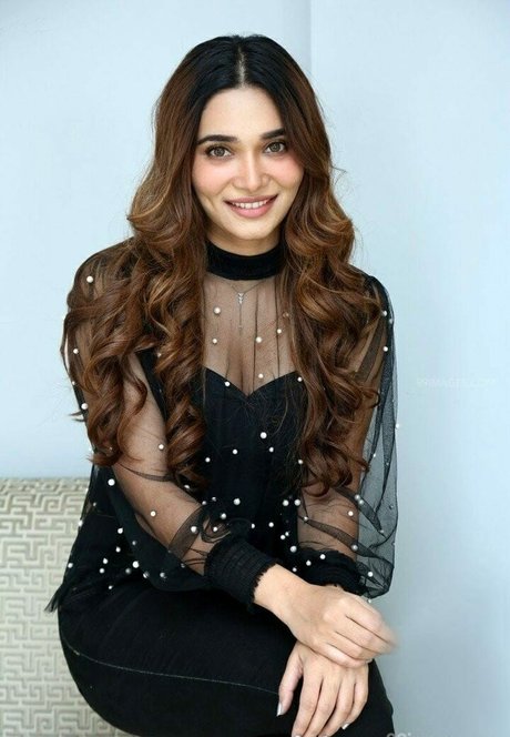 Foto di nudo di fuga di OnlyFans di Jenifer Emmanuel