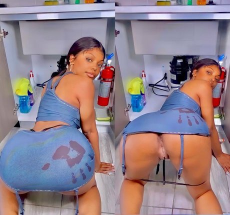 Nacktes geleaktes OnlyFans-Foto von Thebaybelle