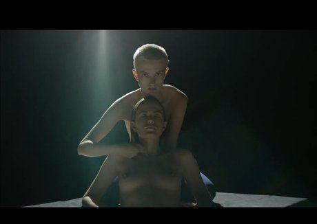 Naken läckt OnlyFans-bild av Elektra  Miranda Kilbey