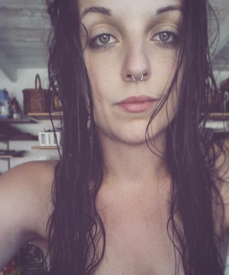 Naken läckt OnlyFans-bild av Irina Mirella