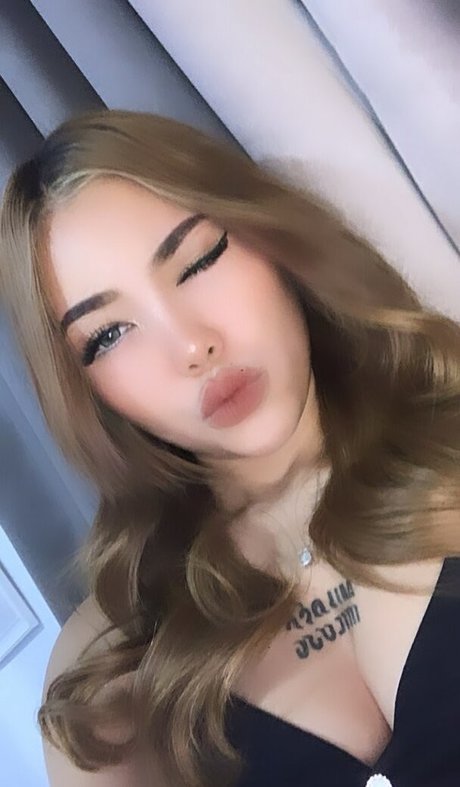 Foto desnuda filtrada de OnlyFans de Nia Irwan