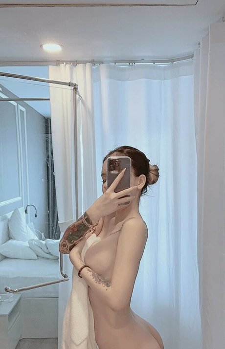 Truong Kha Tran naked leaks OnlyFans pic