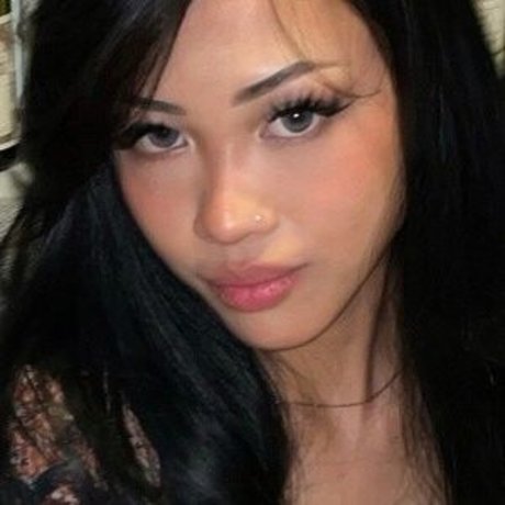 Naken lekkede OnlyFans-bilde av Cris Millen