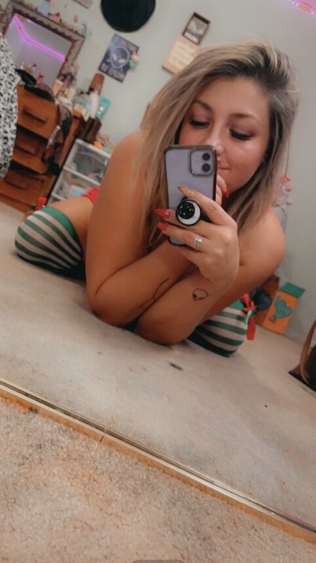 Naken lekkede OnlyFans-bilde av Highhimsteph