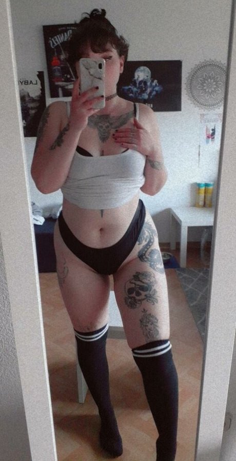 OnlyFans-model Lenaofficial