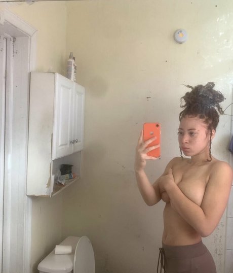 Foto desnuda filtrada de OnlyFans de Gingernxsty