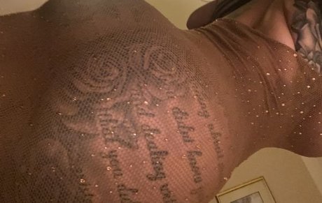 Louise Mcnamara OnlyFansリークヌード写真