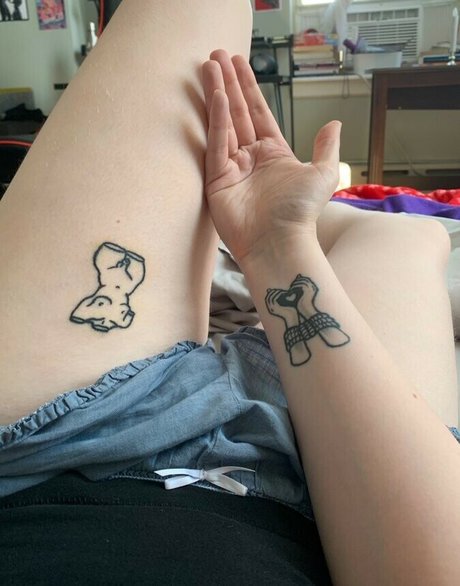 Naken lekkede OnlyFans-bilde av Acvalens