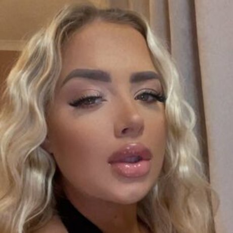 Nacktes geleaktes OnlyFans-Foto von Leoni Tongue