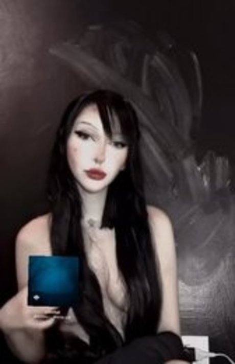 Alasti lekkinud OnlyFans-i pilt Suckmydragon