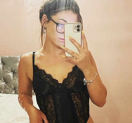 Naken lekkede OnlyFans-bilde av April Ro