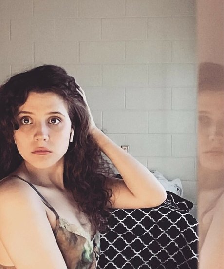 Naakte gelekte OnlyFans-foto van Apartmentfluffy7589