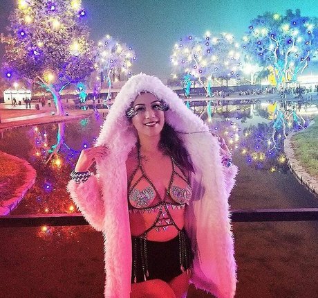 Alasti lekkinud OnlyFans-i pilt Anriaeterna