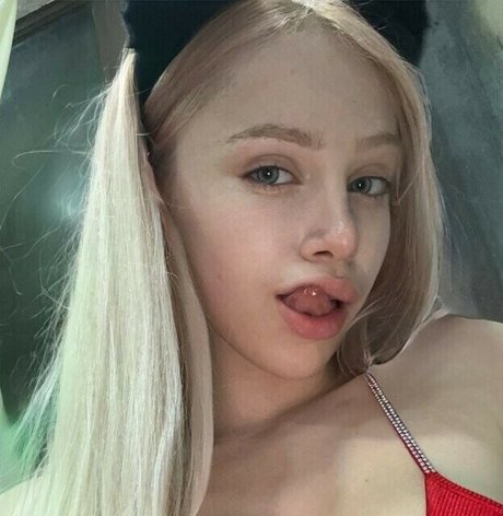 Naken lekkede OnlyFans-bilde av Lolibela Belaofficial